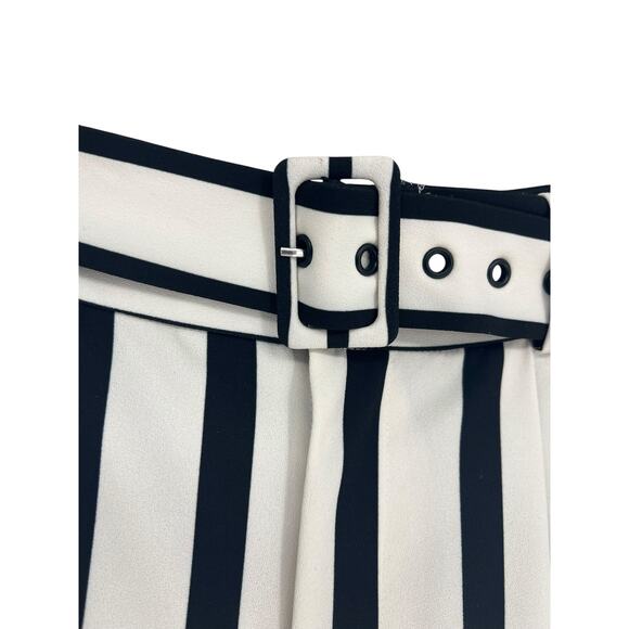 Alice + Olivia Vanda Striped Belted Shorts - Picture 7 of 12